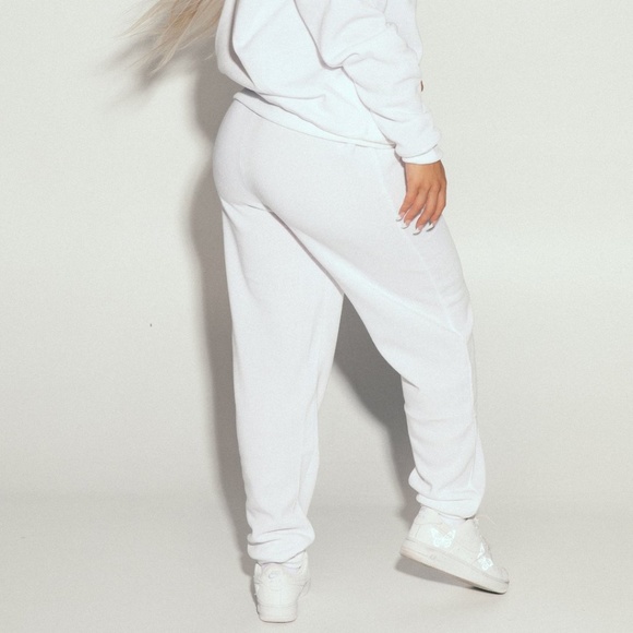 Saski Collection White Sweats - Picture 1 of 4